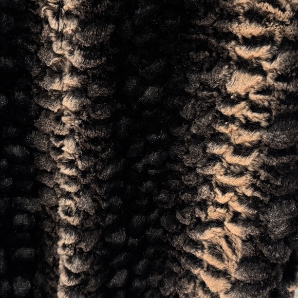 Cupio Black Faux Fur Vest. NWOT - Picture 4 of 5